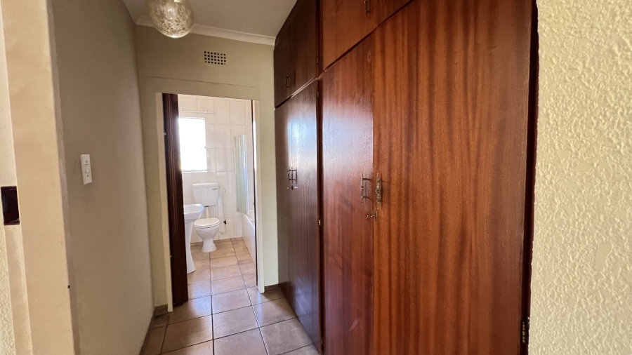 2 Bedroom Property for Sale in Greenhills Gauteng