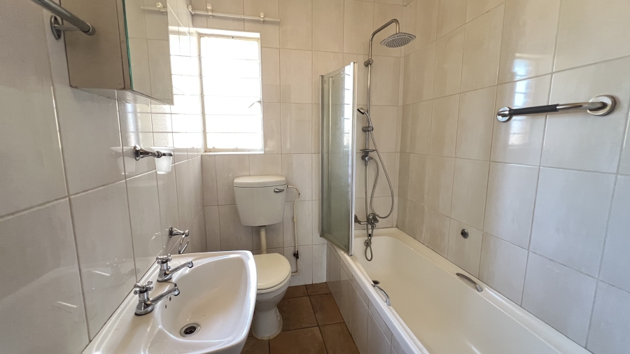 2 Bedroom Property for Sale in Greenhills Gauteng