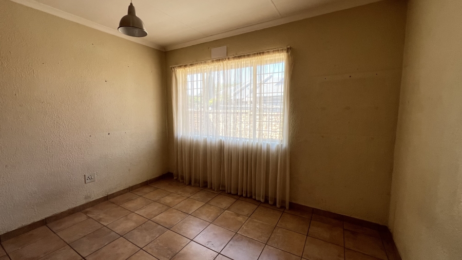 2 Bedroom Property for Sale in Greenhills Gauteng