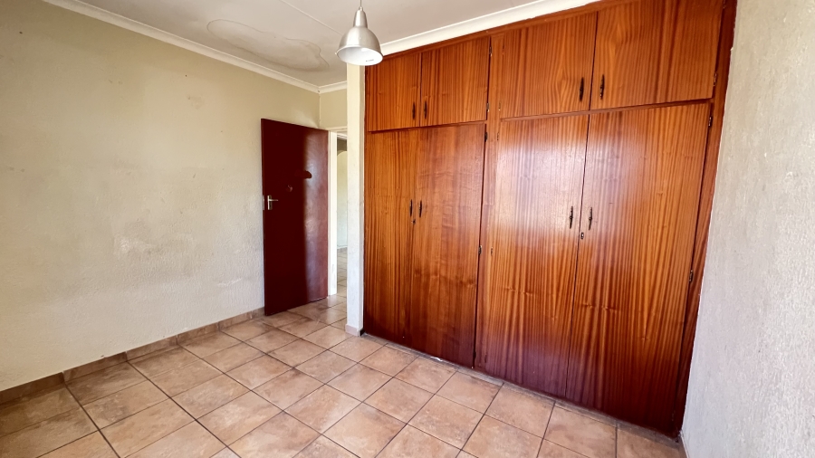 2 Bedroom Property for Sale in Greenhills Gauteng