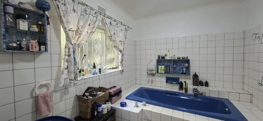 3 Bedroom Property for Sale in Wilro Park Gauteng