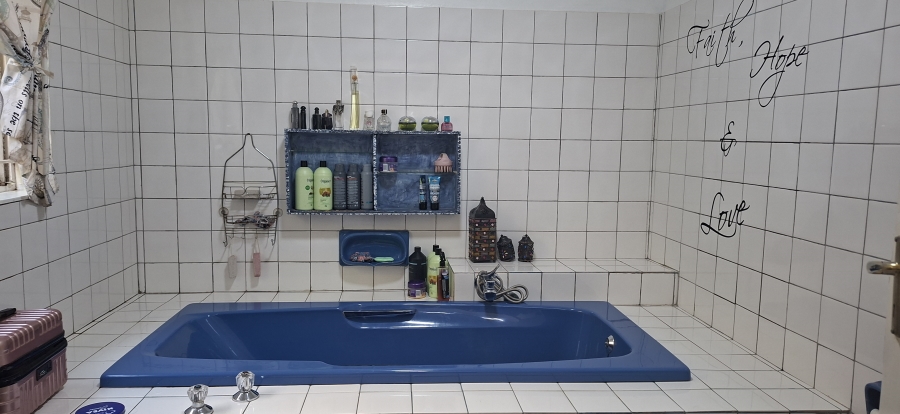 3 Bedroom Property for Sale in Wilro Park Gauteng