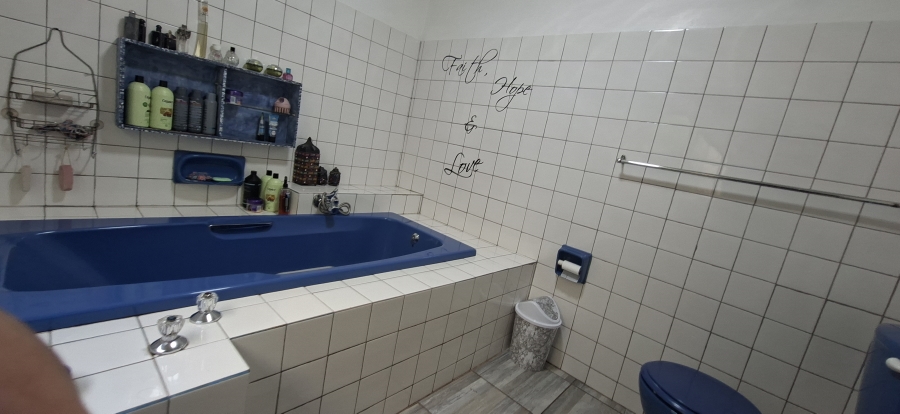 3 Bedroom Property for Sale in Wilro Park Gauteng