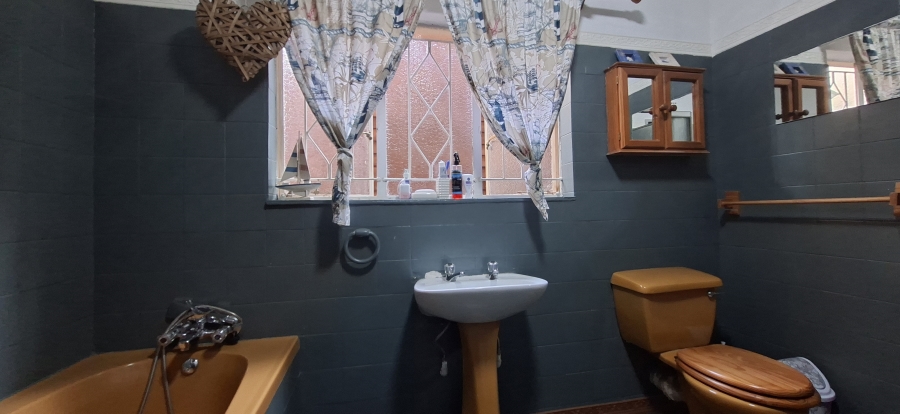 3 Bedroom Property for Sale in Wilro Park Gauteng