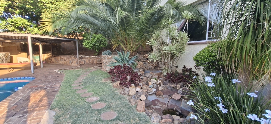 3 Bedroom Property for Sale in Wilro Park Gauteng