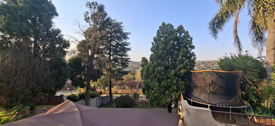 3 Bedroom Property for Sale in Wilro Park Gauteng