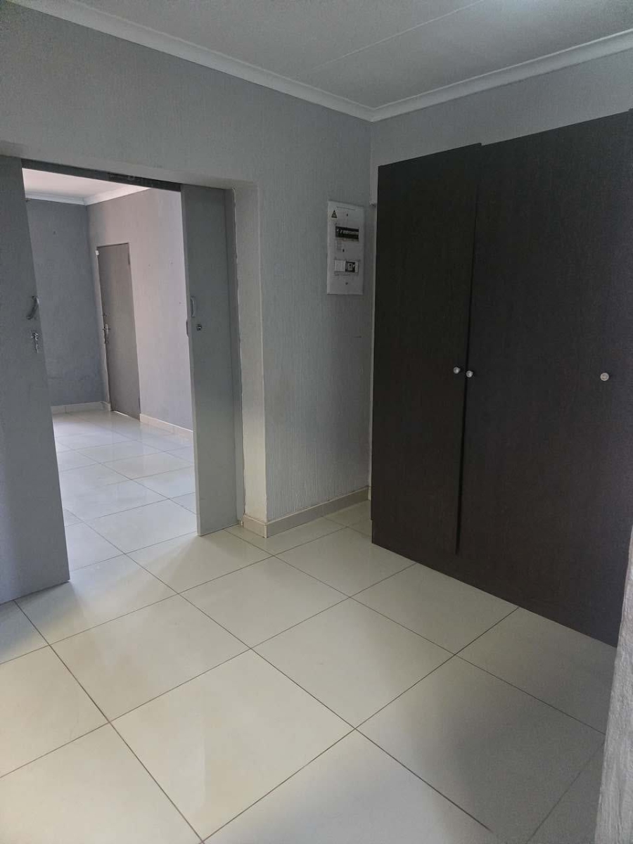 3 Bedroom Property for Sale in Wilro Park Gauteng