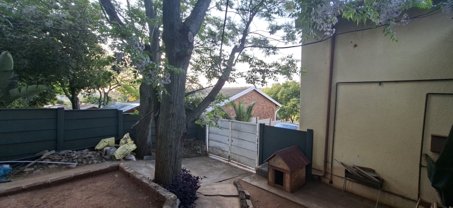 3 Bedroom Property for Sale in Wilro Park Gauteng