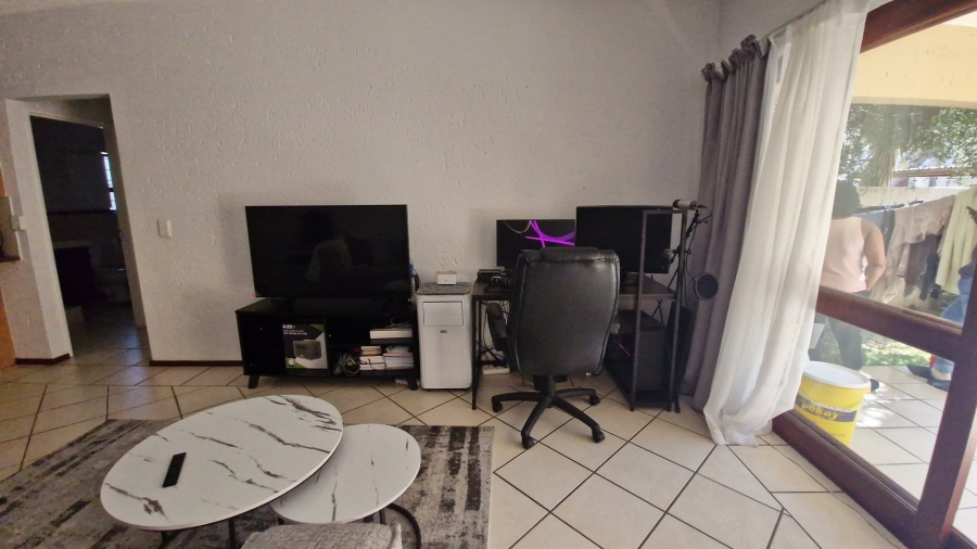 1 Bedroom Property for Sale in Paulshof Gauteng