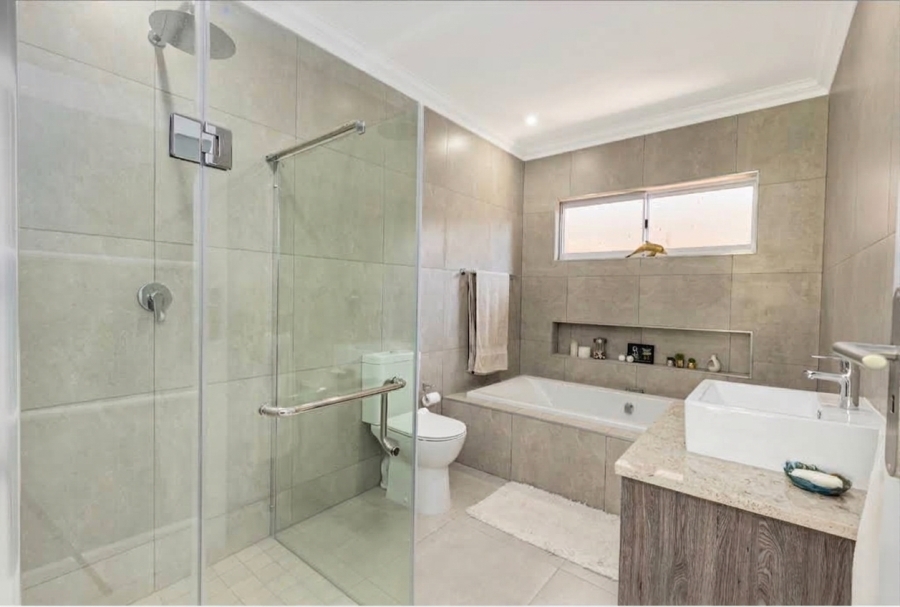 5 Bedroom Property for Sale in Parkmore Gauteng