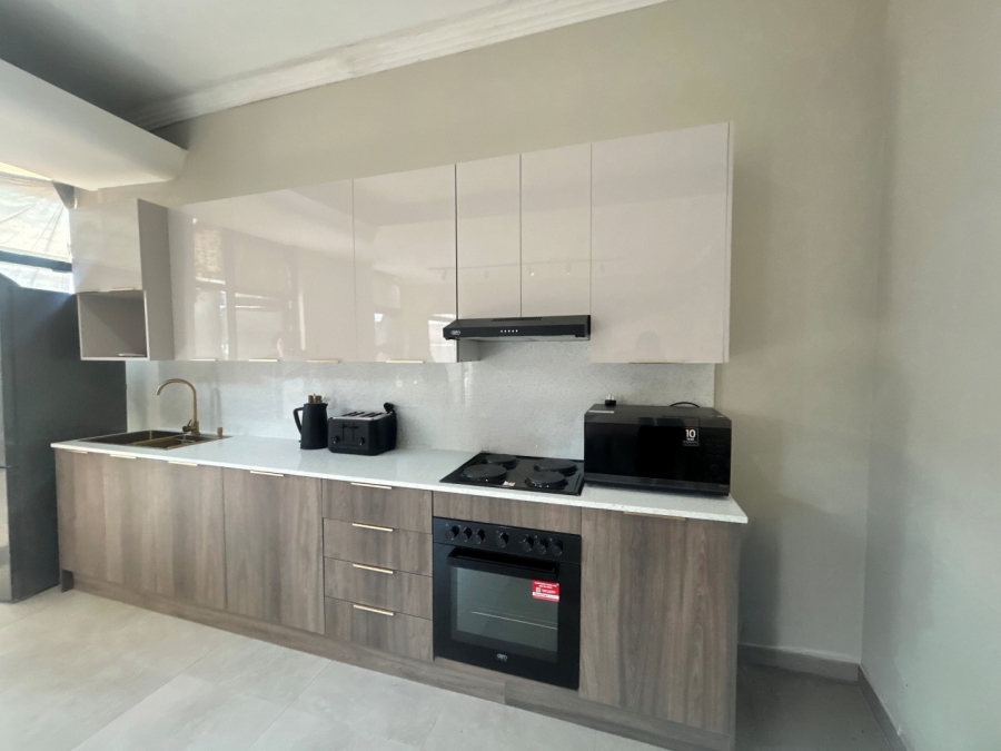 To Let 1 Bedroom Property for Rent in Houghton Estate Gauteng