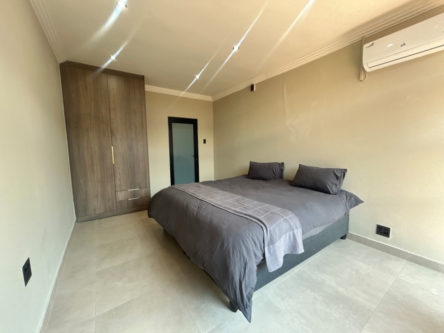 To Let 1 Bedroom Property for Rent in Houghton Estate Gauteng