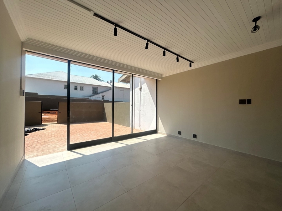 To Let 1 Bedroom Property for Rent in Houghton Estate Gauteng
