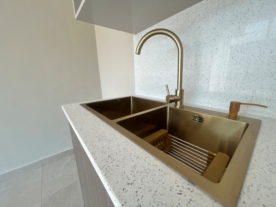 To Let 1 Bedroom Property for Rent in Houghton Estate Gauteng
