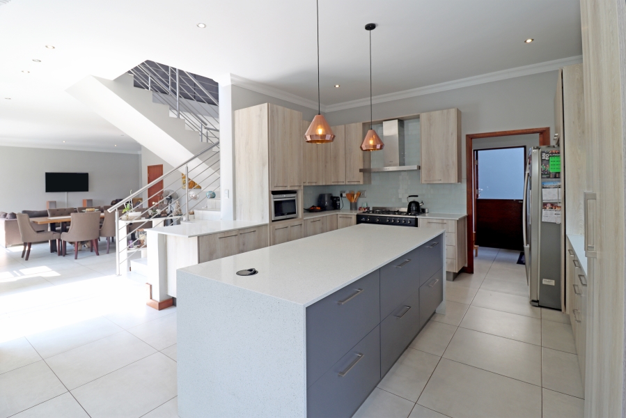 4 Bedroom Property for Sale in Waterfall Country Village Gauteng