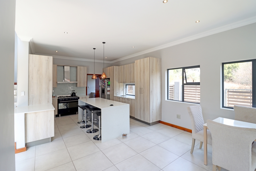 4 Bedroom Property for Sale in Waterfall Country Village Gauteng