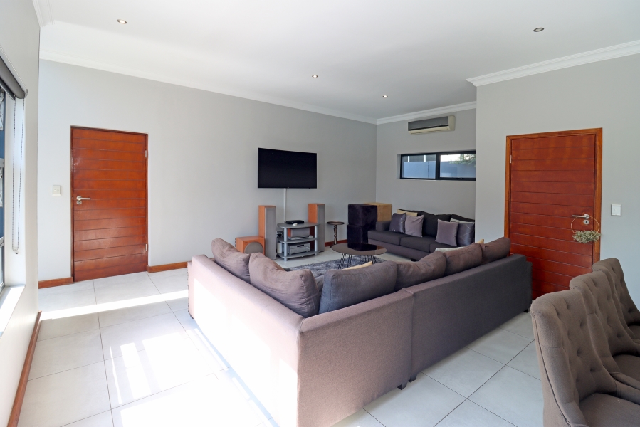 4 Bedroom Property for Sale in Waterfall Country Village Gauteng