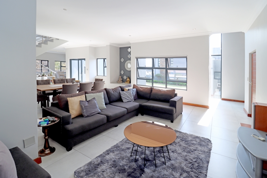 4 Bedroom Property for Sale in Waterfall Country Village Gauteng