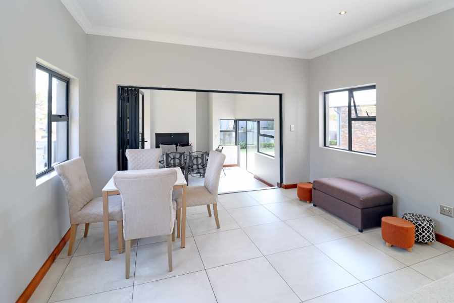 4 Bedroom Property for Sale in Waterfall Country Village Gauteng