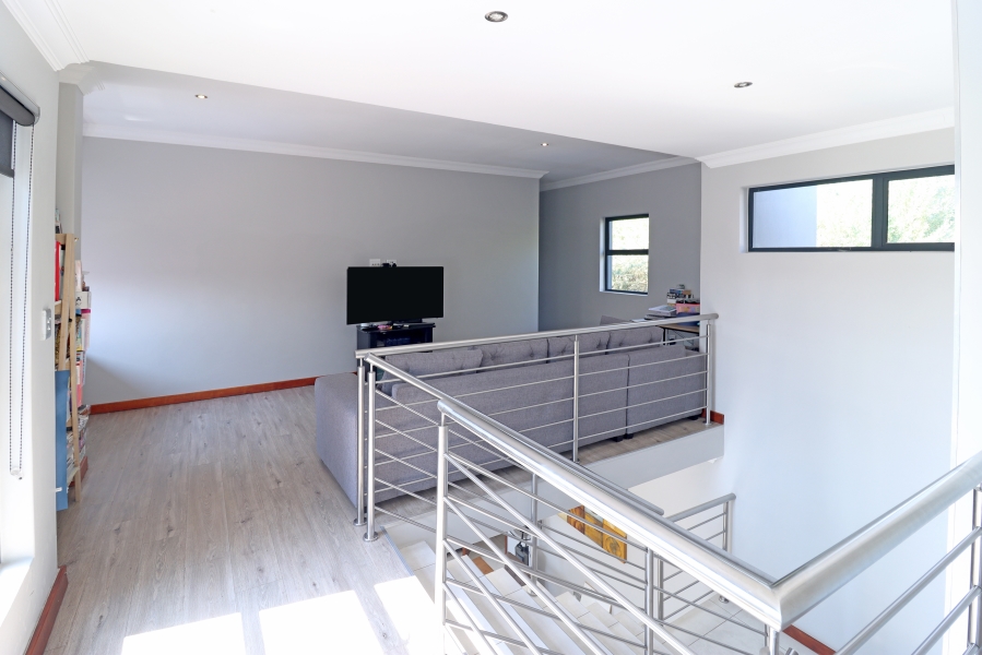 4 Bedroom Property for Sale in Waterfall Country Village Gauteng