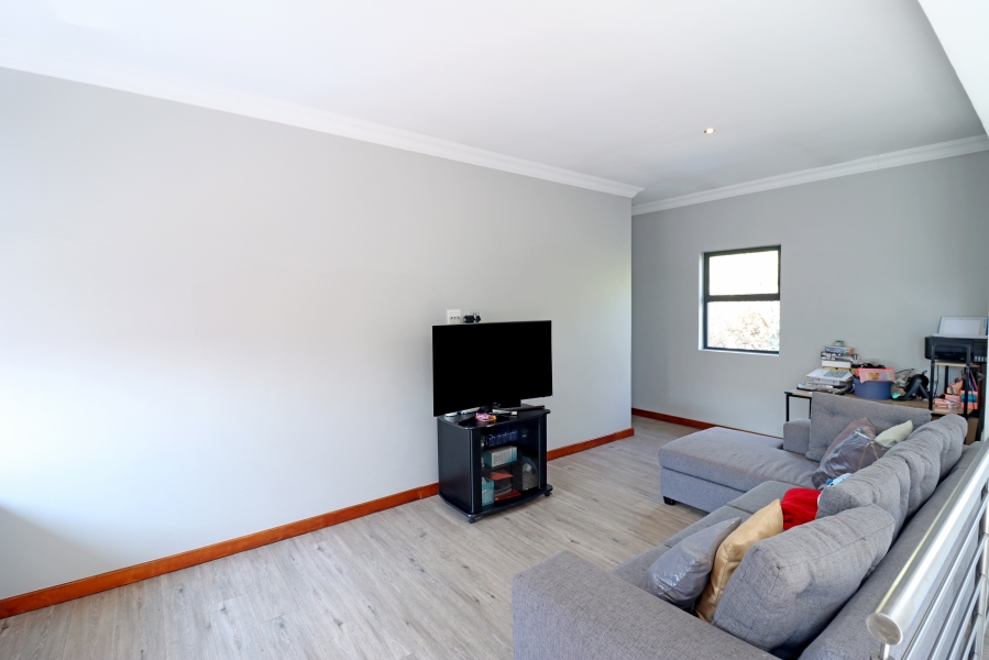 4 Bedroom Property for Sale in Waterfall Country Village Gauteng