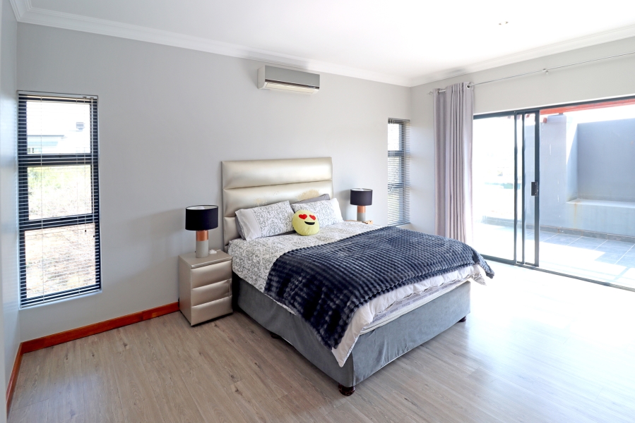 4 Bedroom Property for Sale in Waterfall Country Village Gauteng