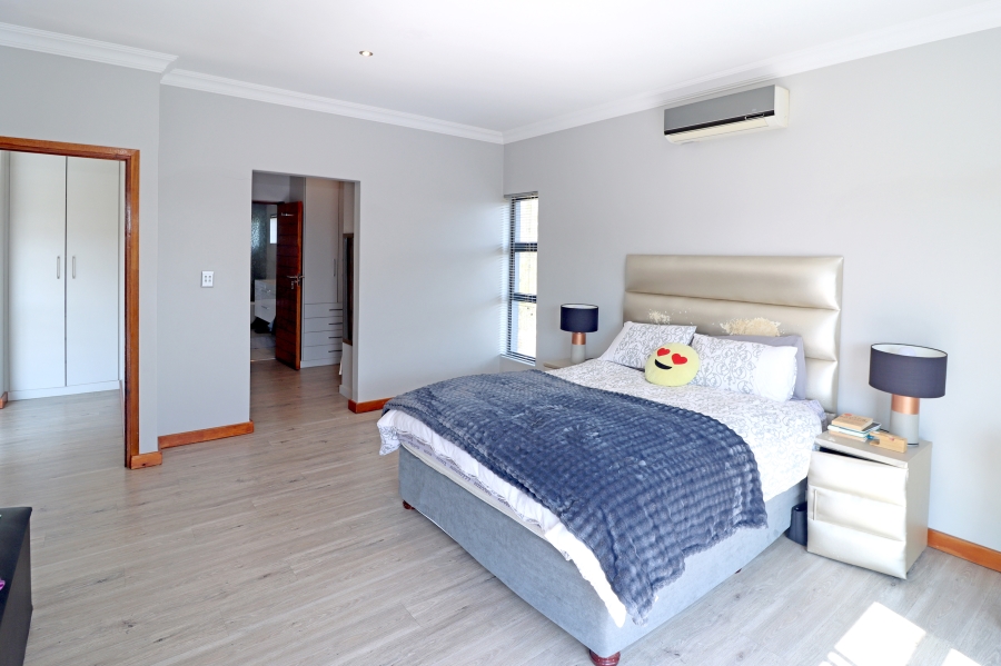 4 Bedroom Property for Sale in Waterfall Country Village Gauteng
