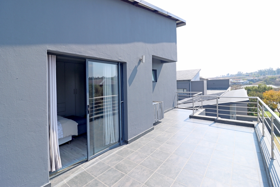4 Bedroom Property for Sale in Waterfall Country Village Gauteng