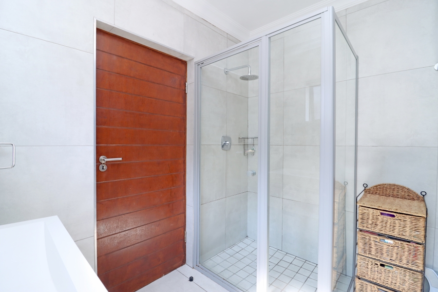 4 Bedroom Property for Sale in Waterfall Country Village Gauteng