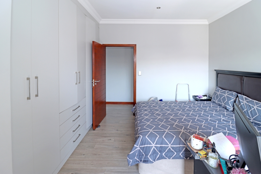 4 Bedroom Property for Sale in Waterfall Country Village Gauteng