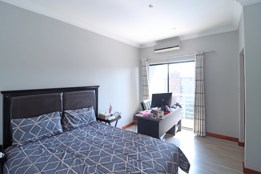 4 Bedroom Property for Sale in Waterfall Country Village Gauteng