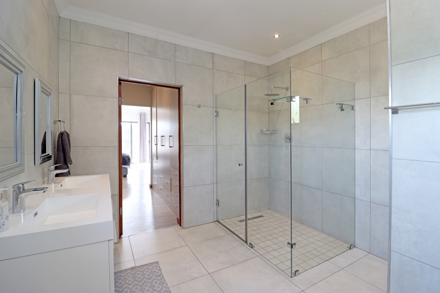 4 Bedroom Property for Sale in Waterfall Country Village Gauteng