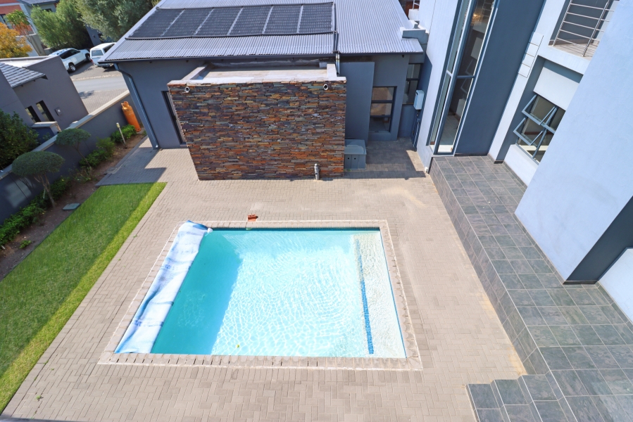4 Bedroom Property for Sale in Waterfall Country Village Gauteng