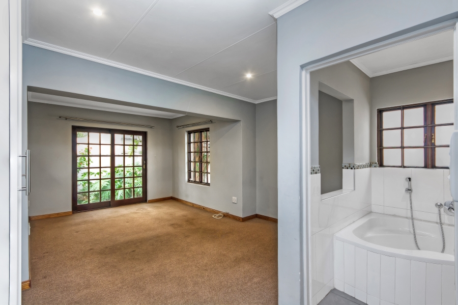 3 Bedroom Property for Sale in Lonehill Gauteng