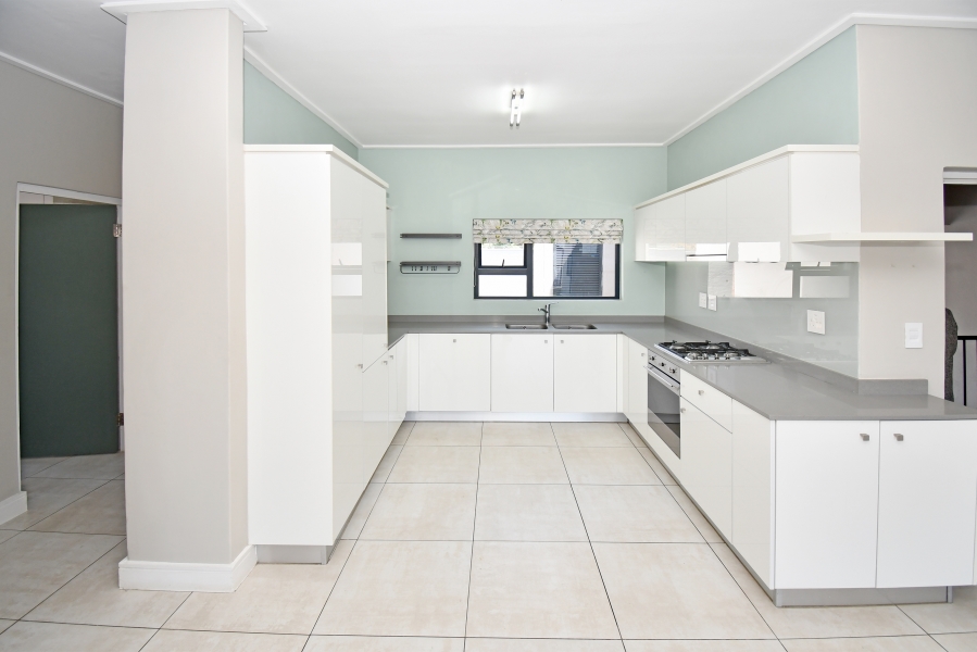 2 Bedroom Property for Sale in The Polofields Gauteng