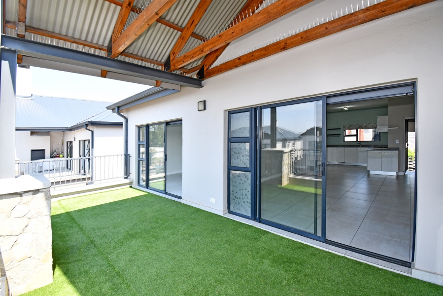 2 Bedroom Property for Sale in The Polofields Gauteng