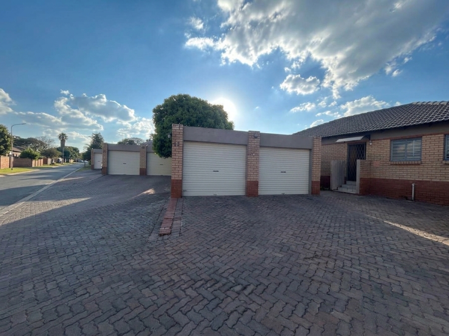 3 Bedroom Property for Sale in Halfway Gardens Gauteng