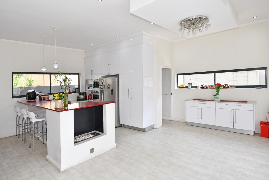 4 Bedroom Property for Sale in Waterfall Country Village Gauteng