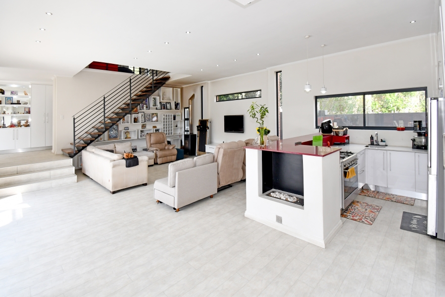 4 Bedroom Property for Sale in Waterfall Country Village Gauteng