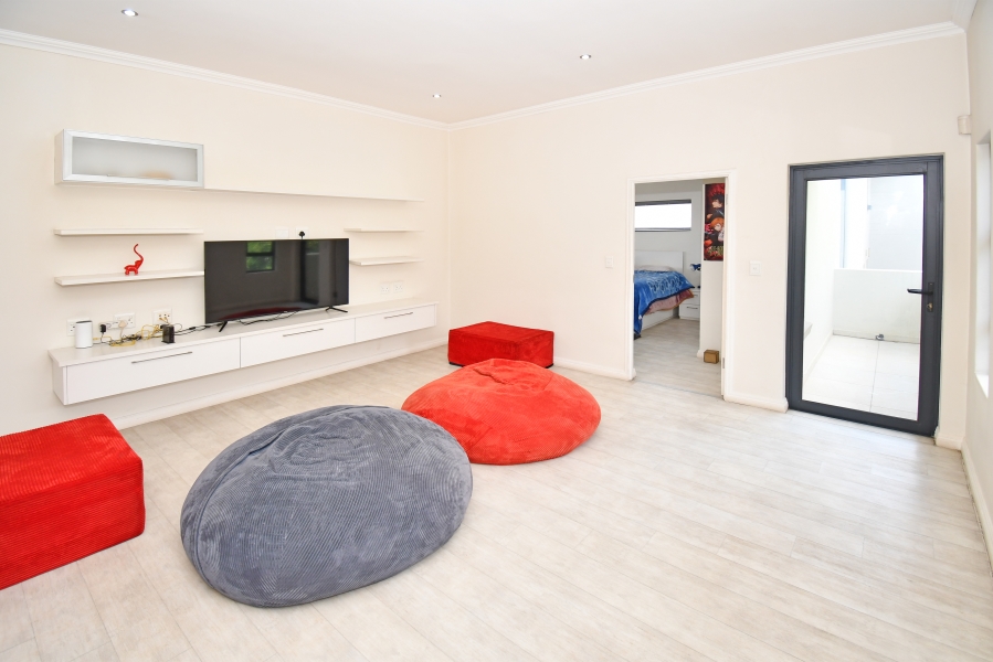 4 Bedroom Property for Sale in Waterfall Country Village Gauteng