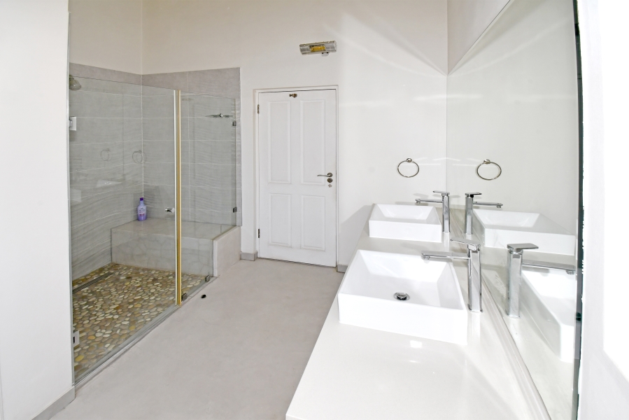 4 Bedroom Property for Sale in Waterfall Country Village Gauteng