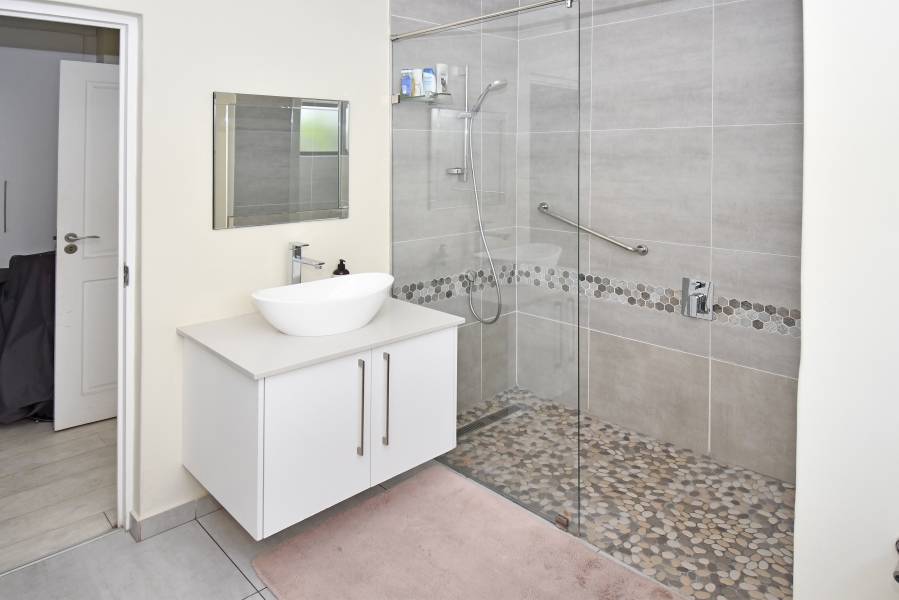4 Bedroom Property for Sale in Waterfall Country Village Gauteng
