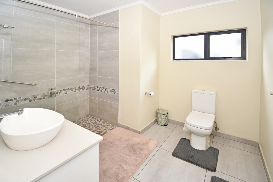 4 Bedroom Property for Sale in Waterfall Country Village Gauteng