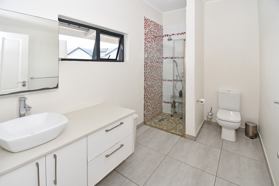 4 Bedroom Property for Sale in Waterfall Country Village Gauteng