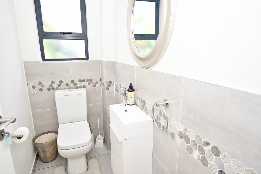 4 Bedroom Property for Sale in Waterfall Country Village Gauteng