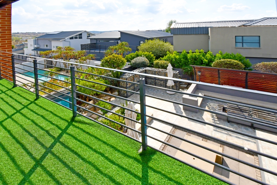 4 Bedroom Property for Sale in Waterfall Country Village Gauteng