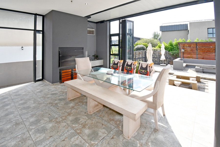 4 Bedroom Property for Sale in Waterfall Country Village Gauteng