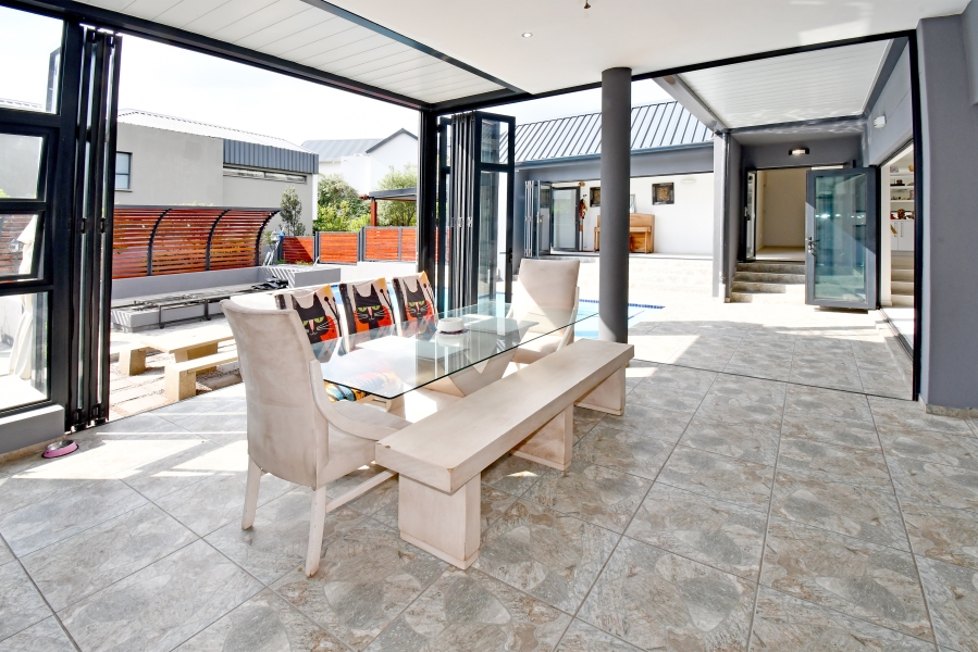 4 Bedroom Property for Sale in Waterfall Country Village Gauteng