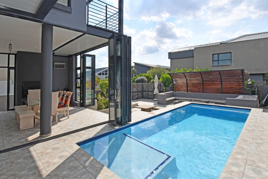 4 Bedroom Property for Sale in Waterfall Country Village Gauteng