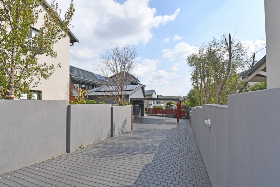 4 Bedroom Property for Sale in Waterfall Country Village Gauteng